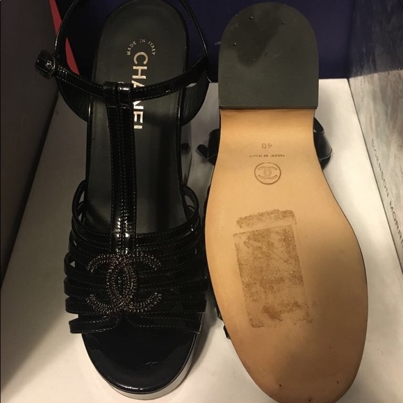 Channel CC
 Women's Black Patent Leather T-strap - Picture 3 of 5